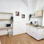 Ma Ma Crociferi 31