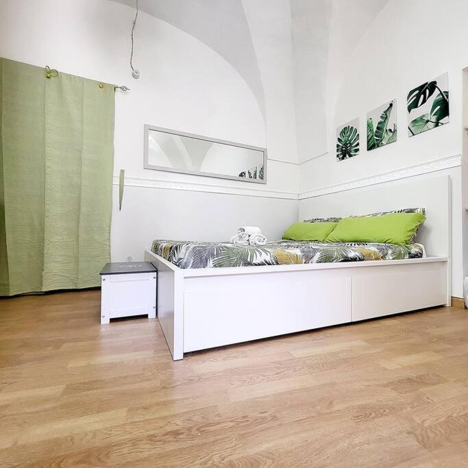 Ma Ma Crociferi 31 Apartment